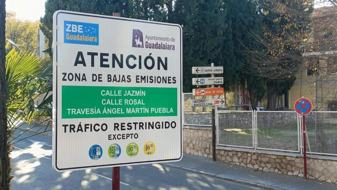 Apartamento Turistico Dct. Creus Guadalajara Buitenkant foto